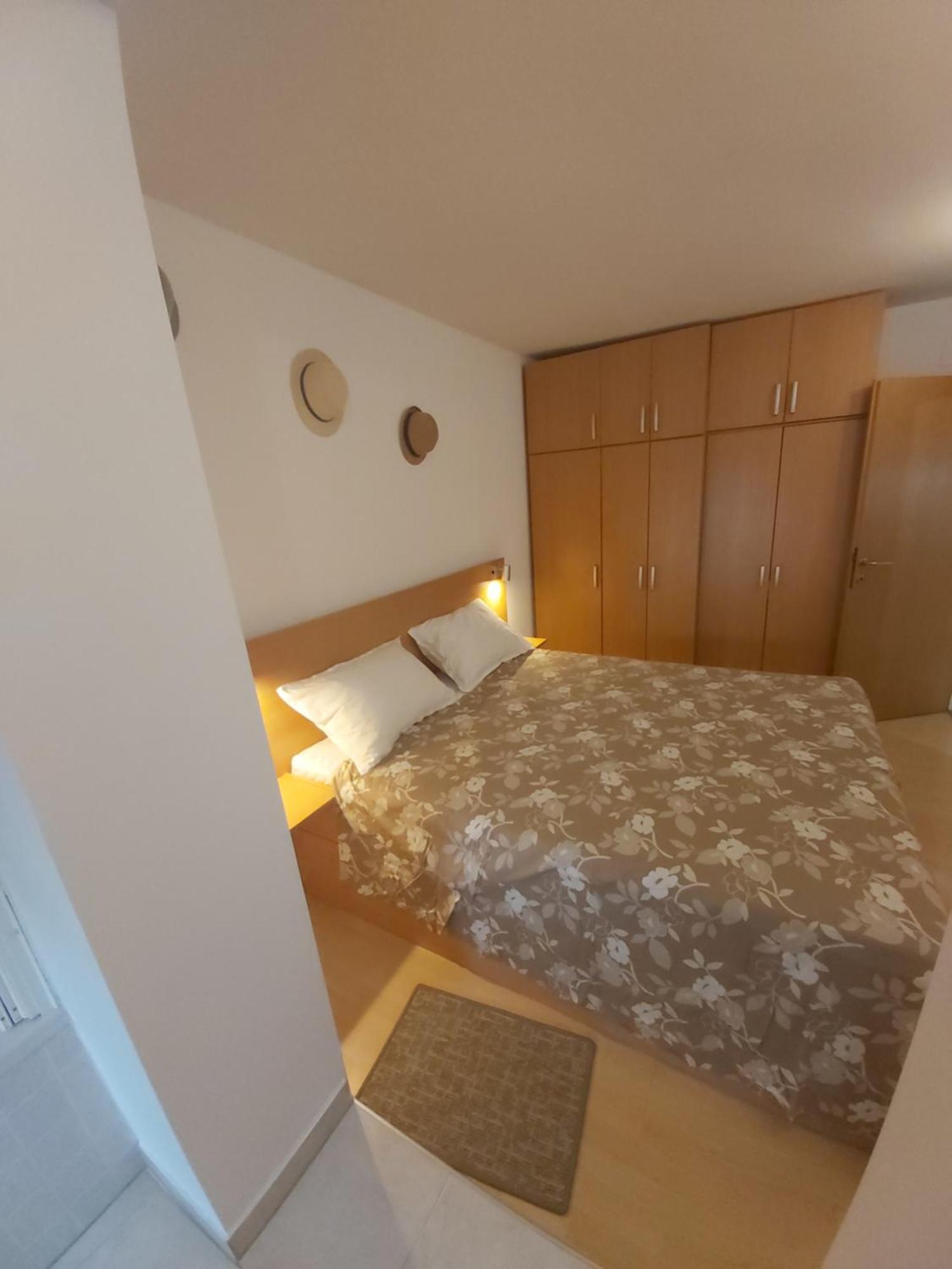 Apartman Luce With Shared Pool Zadar